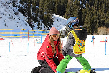 Erste Schritte im Bambini-Skikurs © Skischule Pitztal Kirschner Werner