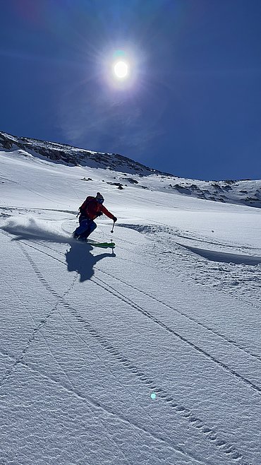 Perfekte Schwünge im Pulverschnee © Skischule Pitztal Kirschner Werner