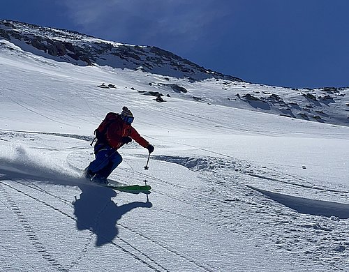 Perfekte Schwünge im Pulverschnee © Skischule Pitztal Kirschner Werner
