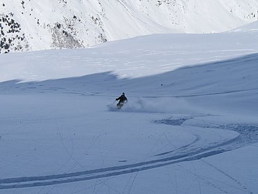 Pulverschnee Abfahrt - Freeride Center Pitztal © Skischule Pitztal Kirschner Werner